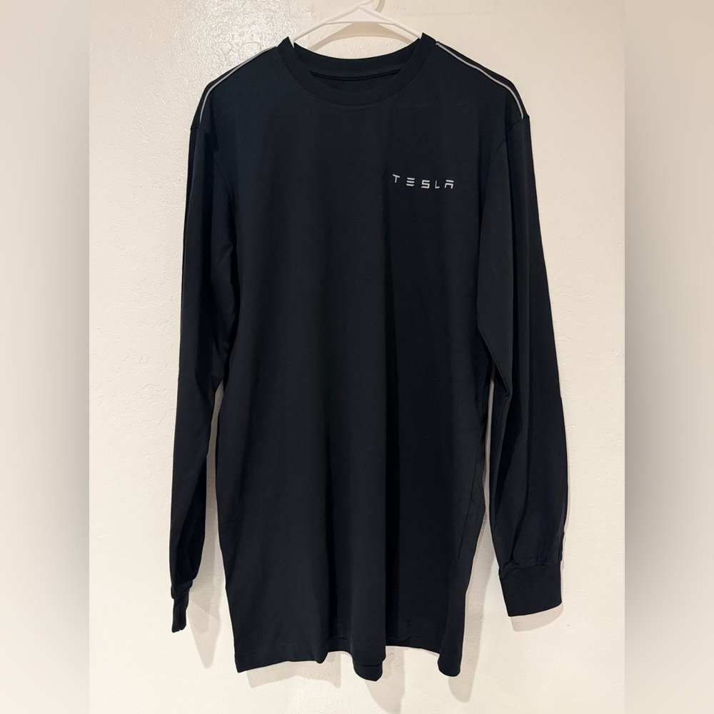 Tesla Black Long Sleeve Graphic Logo Men’s Tee Shirt Size S 100% Cotton